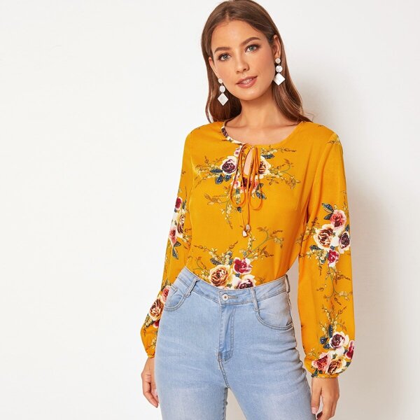 

Floral Print Cut Out Tie Front Blouse