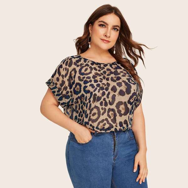 

Plus Rolled Sleeve Leopard Print Top