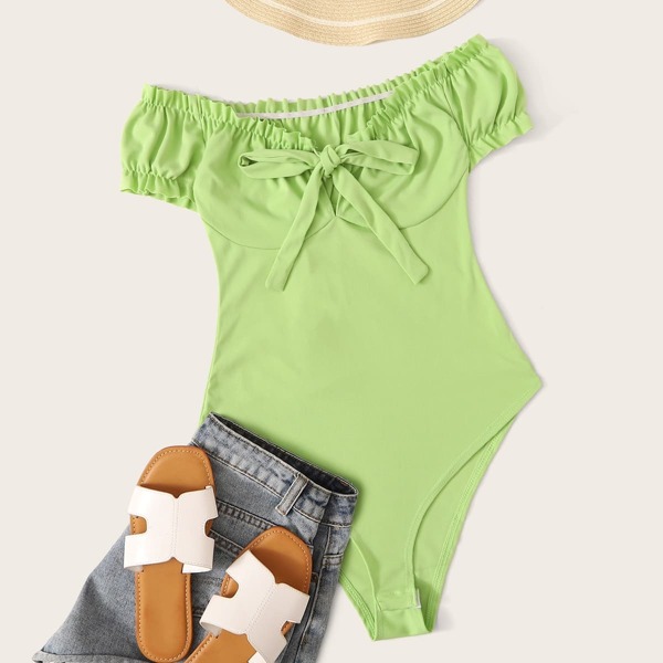 

Knot Front Off-shoulder Solid Bodysuit