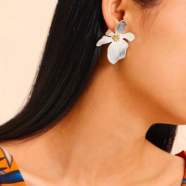 

Irregular Flower Shaped Stud Earrings 1pair, Silver