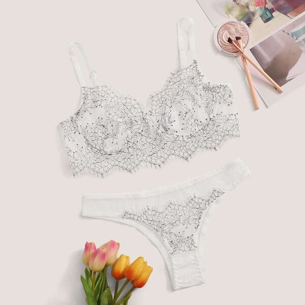 

Contrast Lace Underwire Sheer Lingerie Set