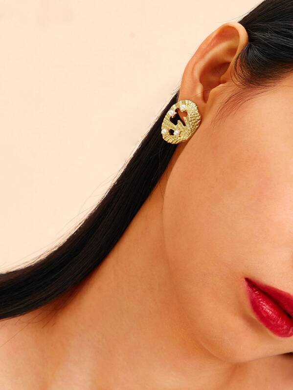 

Faux Pearl Decor Hollow Out Shell Earrings 1pair, Gold