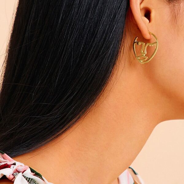 

Figure Shaped Earrings 1pair
