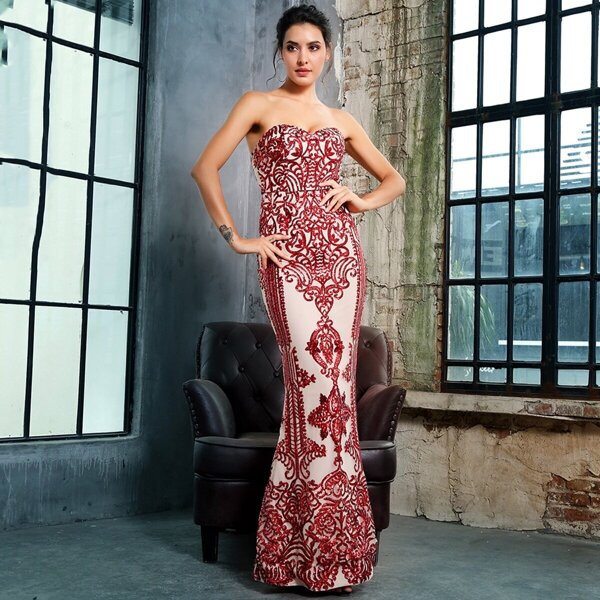 

LOVE&LEMONADE Zip Back Maxi Sequin Tube Dress