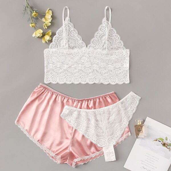 

Plus Floral Lace Lingerie Set With Satin Shorts