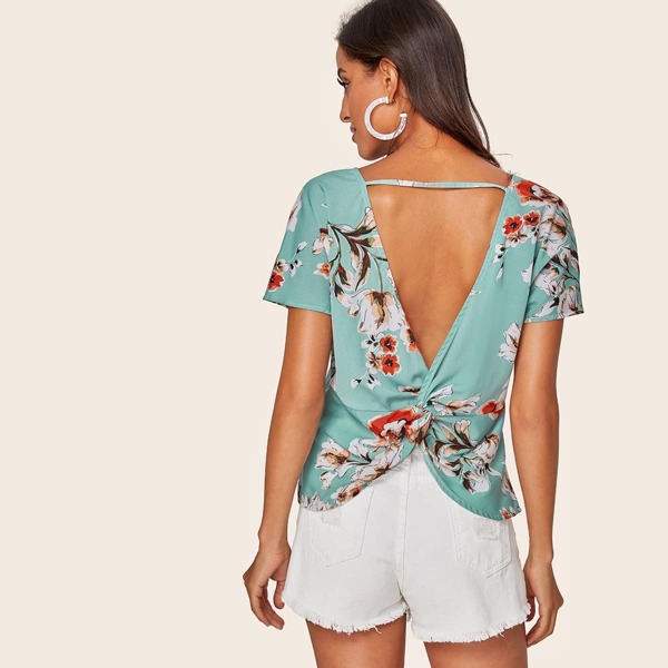 

Cutout Twist Back Floral Print Top