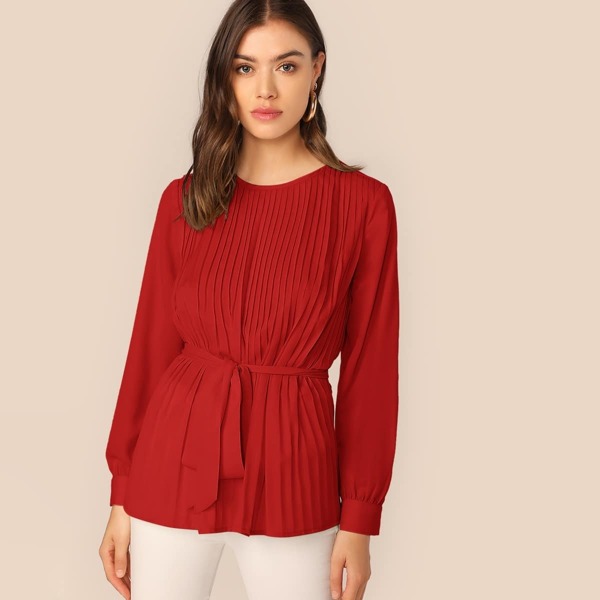 

Solid Pleated Keyhole Back Belted Top, Red
