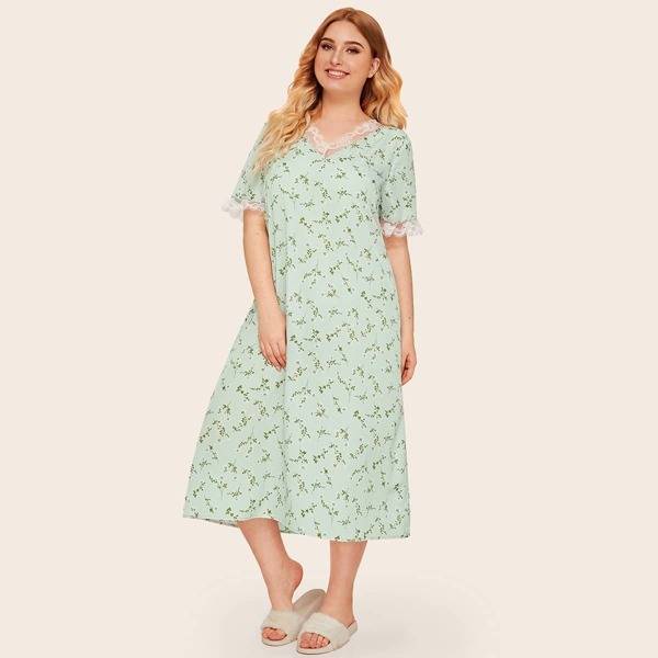 

Plus Eyelash Lace Trim Ditsy Floral Print Nightdress