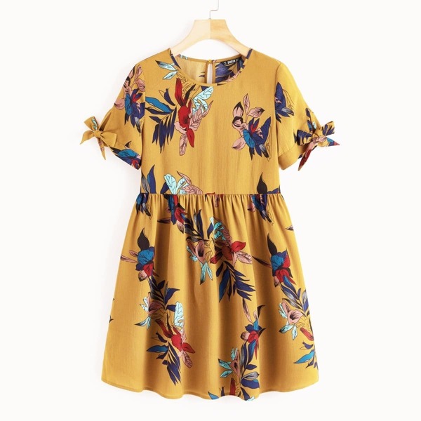 

Knot Cuff Botanical Print Dress
