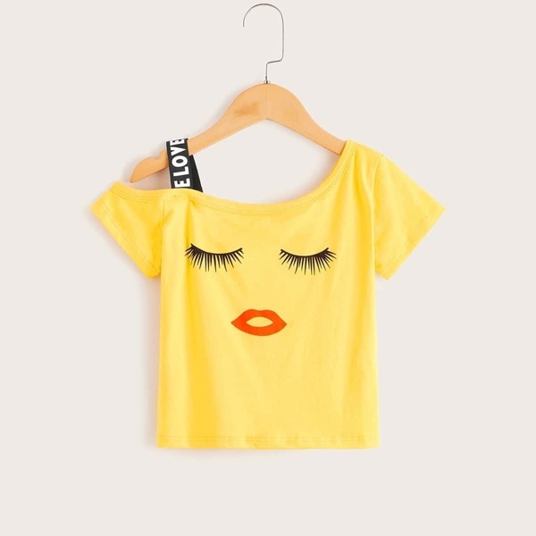 

Toddler Girls Asymmetric Neck Eyelashes & Lips Print Tee