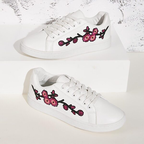 

Floral Embroidered Lace-up Front Sneakers