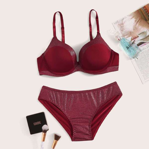 

Adjustable Strap Underwire Lingerie Set