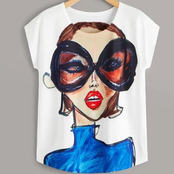 

Plus Figure Print Curved Hem Tee