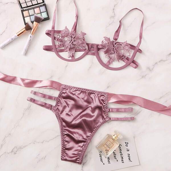 

Cutout Lace Underwire Lingerie Set