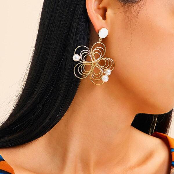 

Faux Pearl Decor Flower Shaped Earrings 1pair