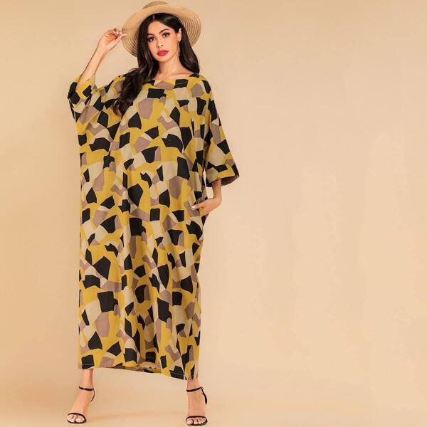 

Batwing Sleeve Geometric Print Longline Dress