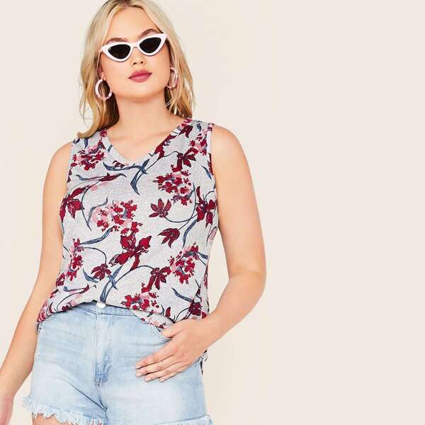 

Plus V-neck Curved Hem Tank Top