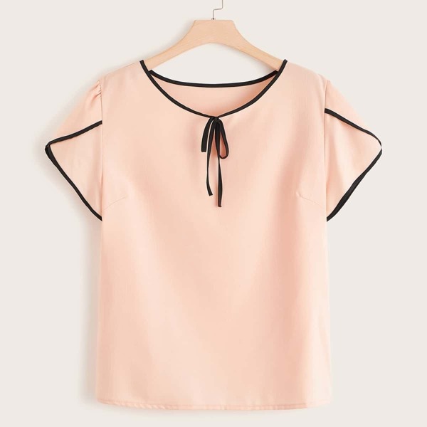 

Plus Contrast Binding Petal Sleeve Blouse