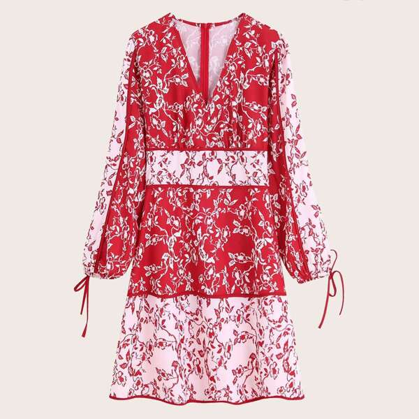 

V-neck Knot Cuff Ditsy Floral Print Dress