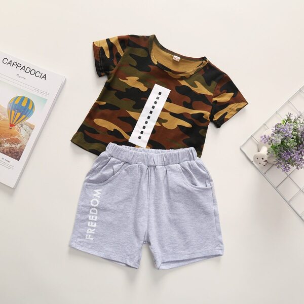 

Toddler Boys Camo Print Tee & Letter Print Shorts