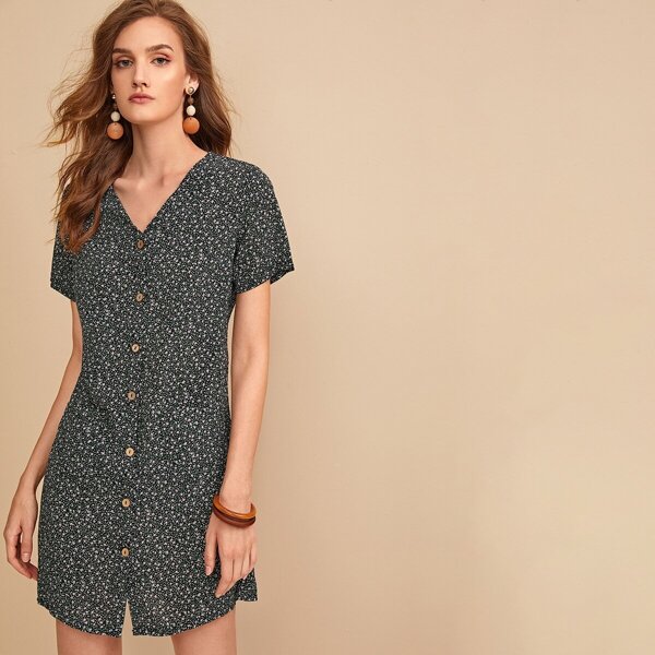 

Ditsy Floral V-neck Button Front Dress