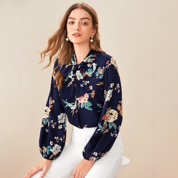 

Floral Print Tie Neck Single Breasted Blouse, Navy