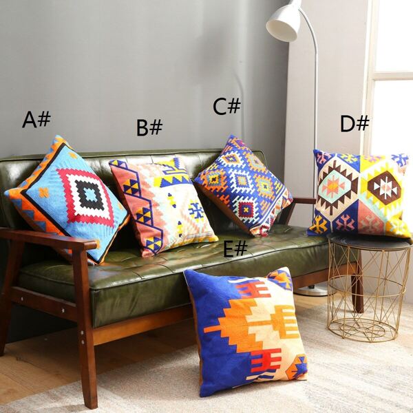 

Graphic Embroidery Cushion Cover 1pc