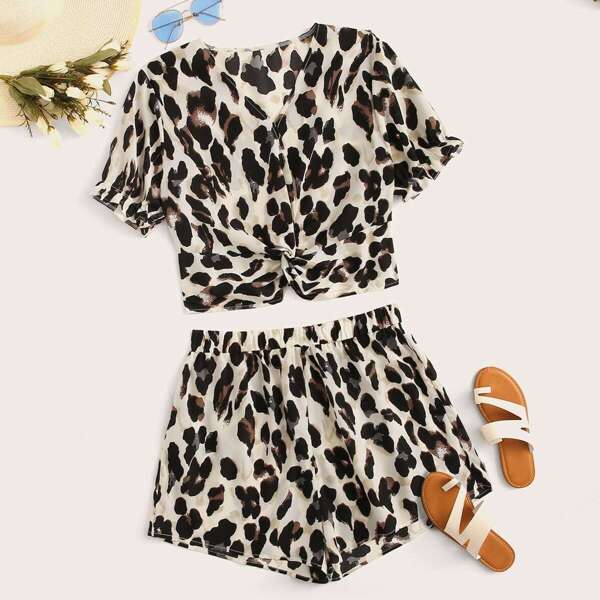 

Plus Leopard Print Twist Hem Blouse & Shorts, Multicolor