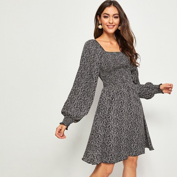 

Ditsy Floral Shirred Panel Lantern Sleeve Dress