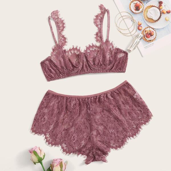 

Floral Lace Underwire Lingerie Set