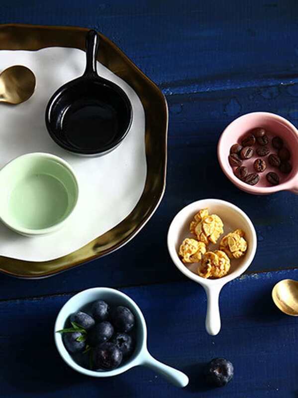 

Ceramic Sauce Dish With Handle 1pc