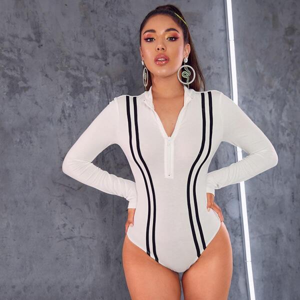 

Zip Front Contrast Binding Skinny Bodysuit