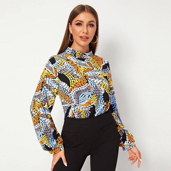 

Keyhole Back Allover Print Blouse