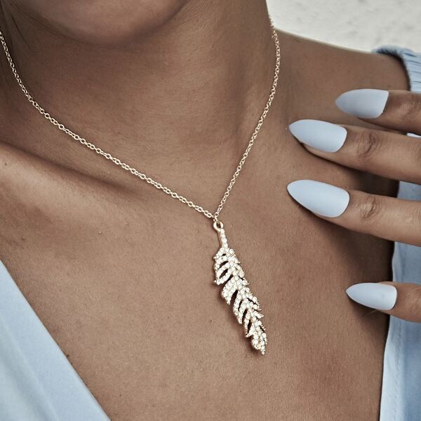 

Rhinestone Engraved Feather Pendant Necklace 1pc