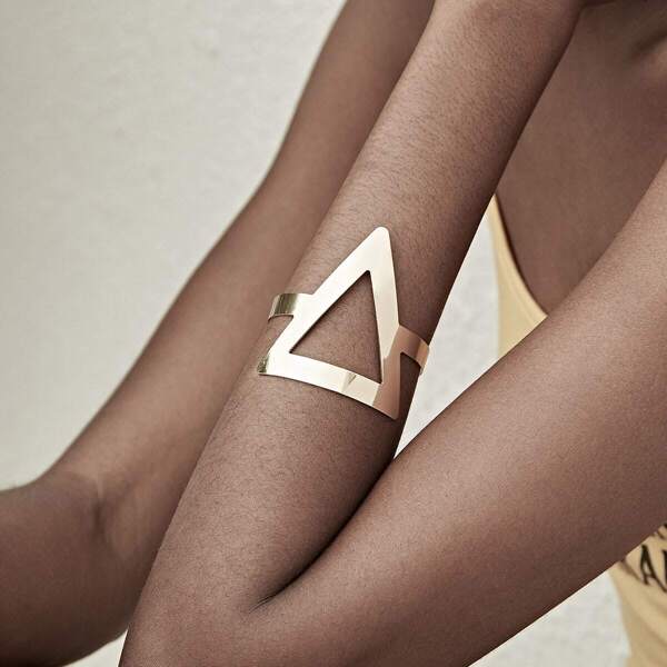 

Hollow Out Triangle Cuff Bracelet 1pc