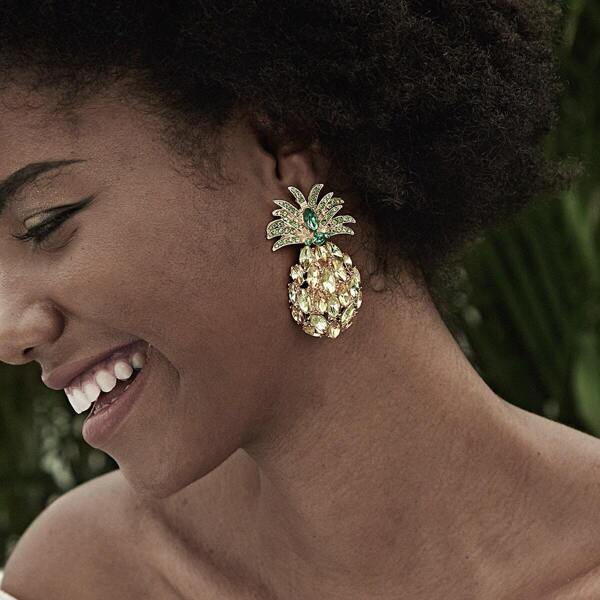 

Gemstone Engraved Pineapple Shaped Earrings 1pair, Yellow