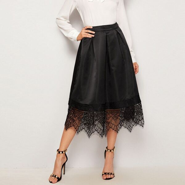 

Eyelash Lace Hem Pleated Solid Skirt