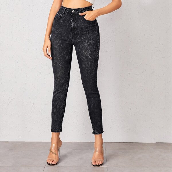 

Dark Wash Crop Skinny Jeans