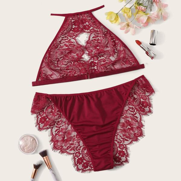 

Plus Floral Lace Halter Lingerie Set