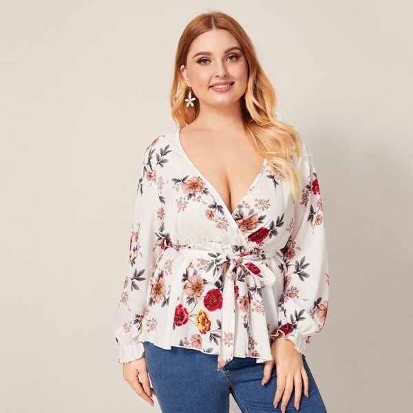 

Plus Floral Print Plunge Neck Belt Peplum Top