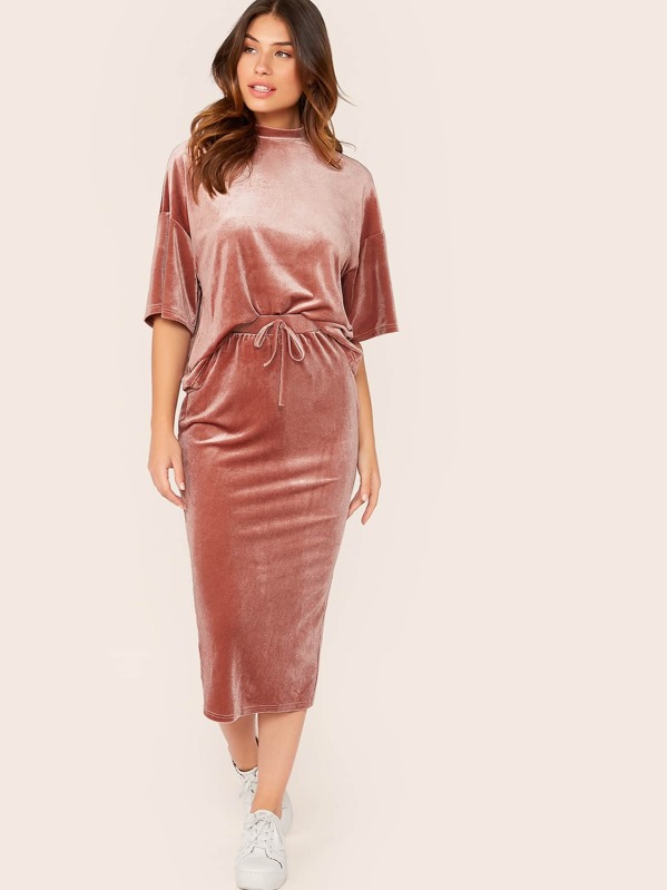 

Drop Shoulder Velvet Top & Split Back Skirt Set, Pink, Carmen S
