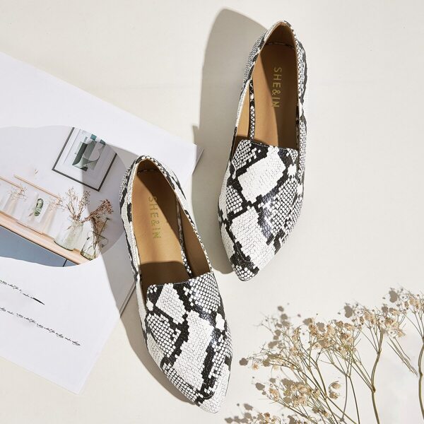 

Point Toe Snakeskin Flat Loafers, Multicolor