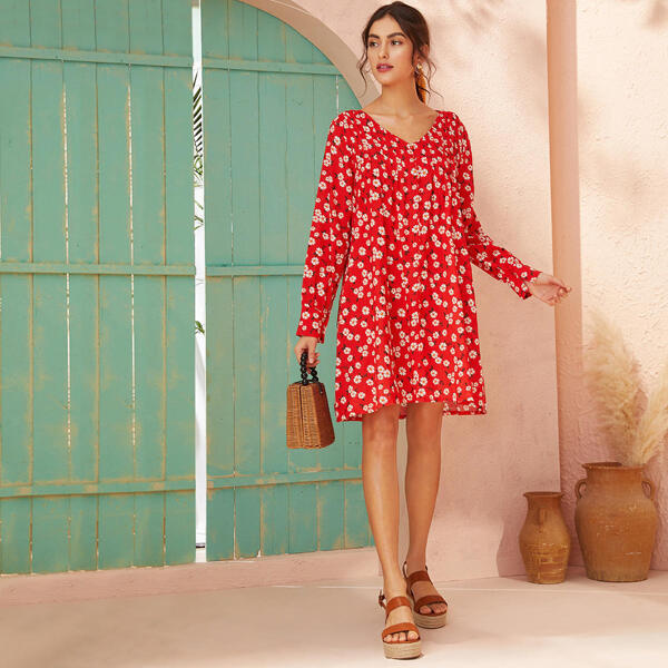 

Ditsy Floral Pleated Detail Tunic Dress