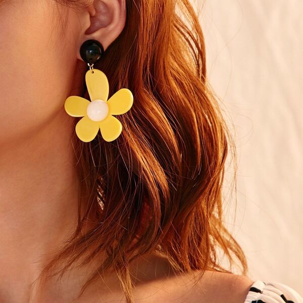 

Ball Decor Flower Drop Earrings 1pair