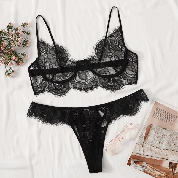 

Plus Floral Lace Underwire Lingerie Set, Black