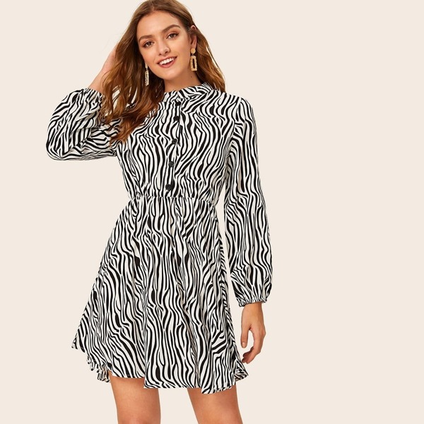 

Zebra Stripe Print Button Detail Dress