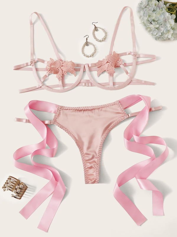 

Plus Flower Appliques Cut Out Lingerie Set, Pink