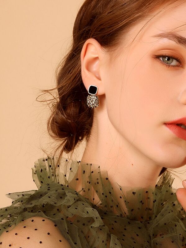 

Rhinestone Engraved Geometric Earrings 1pair, Multicolor