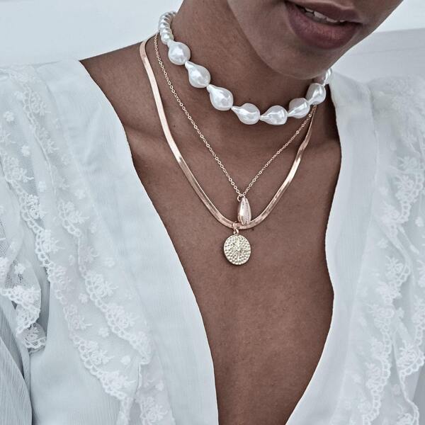 

Faux Pearl & Shell Decor Layered Chain Necklace 1pc