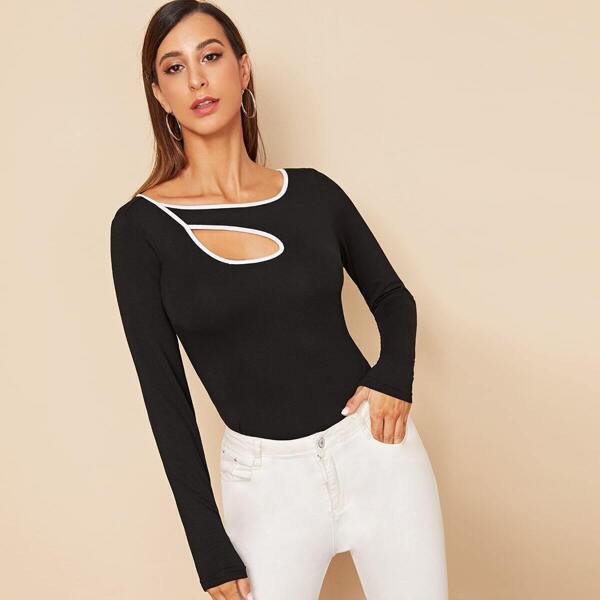 

Contrast Binding Cut Out Front Tee
